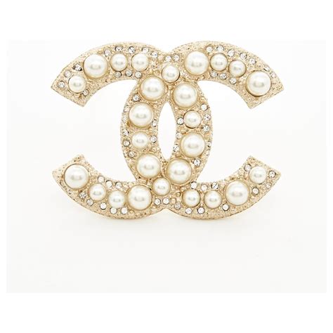 chanel brosche